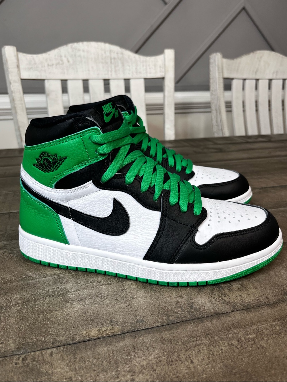Nike Air Jordan 1 Retro OG
High Lucky Green (DZ5485-031)Sz 7.5